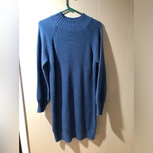 Long sleeve turtleneck sweater dress. Worn once. Has one snag. XXL